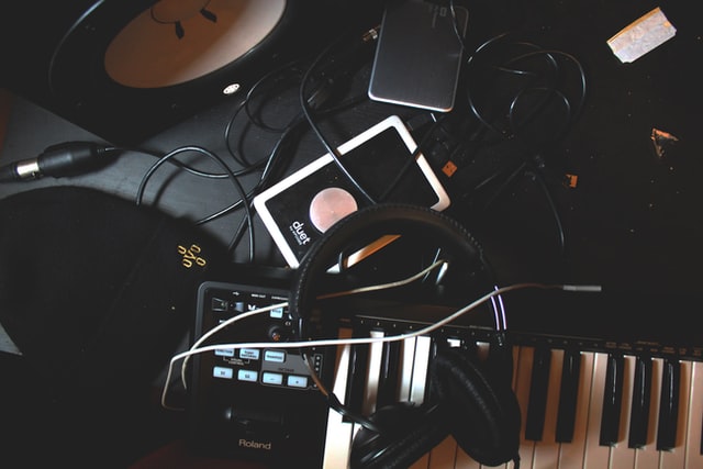 https://www.z3xmi.onnik.hep.it/get image.phtml?image=ValvassoriPeroni Musica